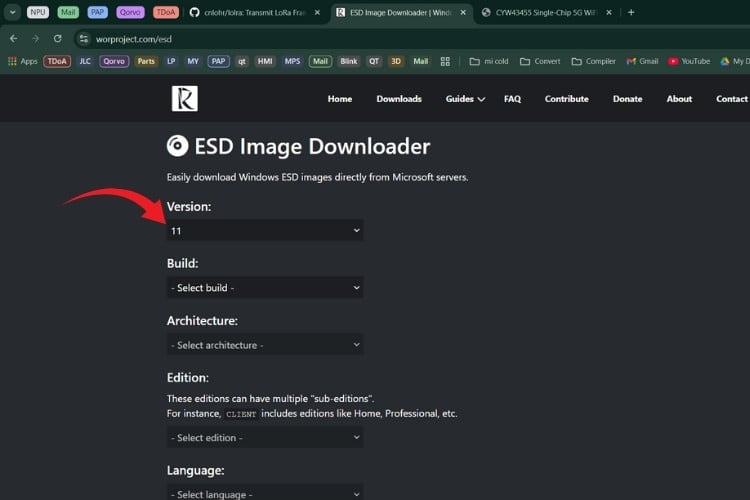 Windows 11 ARM64 ESD Image Downloader showing version, build, architecture and edition selection for Raspberry Pi installation