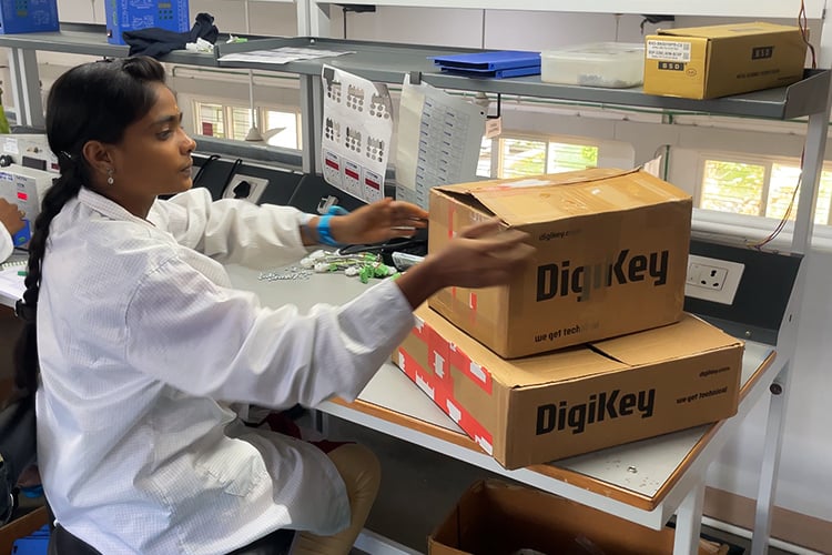 Versa Drives DigiKey Shipment Box