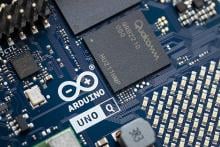 Arduino Uno Q Arduino Uno Q